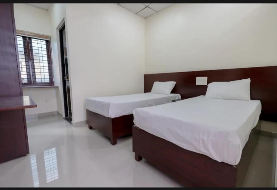 Masterkey Deluxe Rooms Kochi Eksteriør bilde